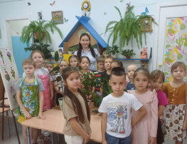 Ухаживаем за комнатными растениями Ухаживаем за комнатными растениями.
