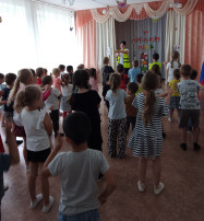 Учим правила дорожного движения Учим правила дорожного движения.
